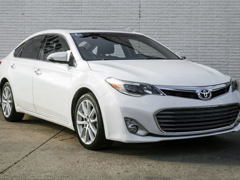 Used 2015 Toyota Avalon Limited FWD image 6