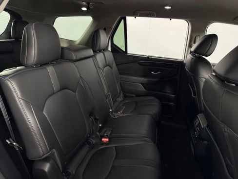 Used 2025 Honda Pilot EX-L image 17