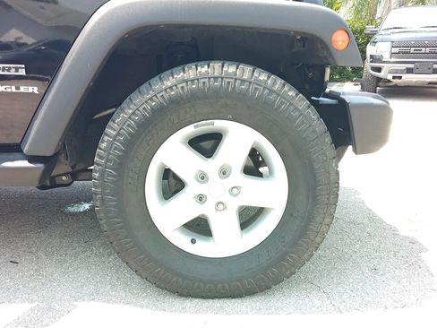 Used 2015 Jeep Wrangler Sport AWD/4WD image 24