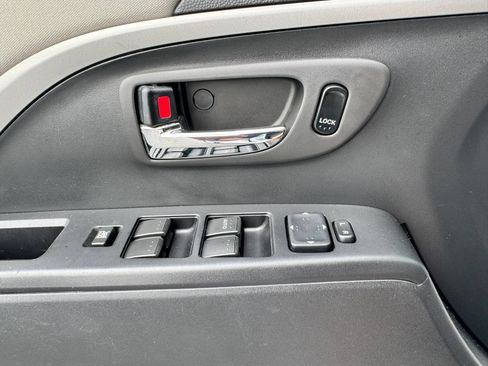 Used 2012 MAZDA MAZDA5 Grand Touring FWD image 42