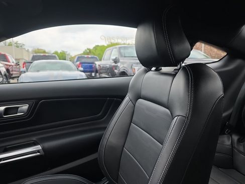 Used 2018 Ford Mustang GT Premium w/ GT Performance Package RWD image 41