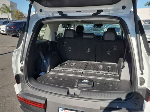 Certified 2025 Hyundai Santa Fe SEL image 22