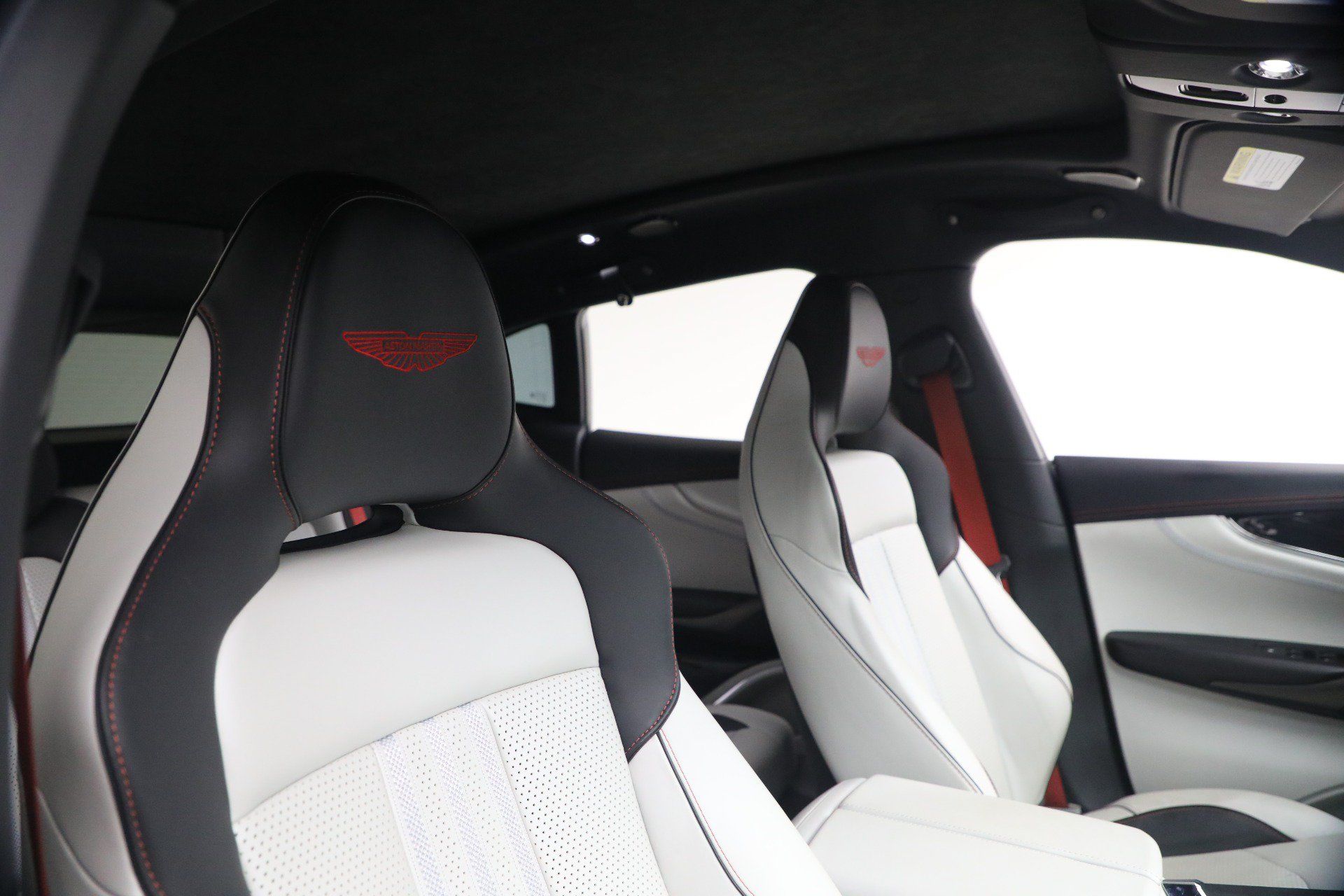 Used 2025 Aston Martin DBX 707 AWD/4WD image 28