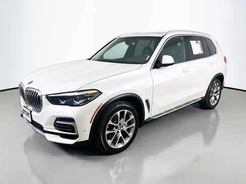 Used 2023 BMW X5 xDrive40i w/ Premium Package AWD/4WD image 3