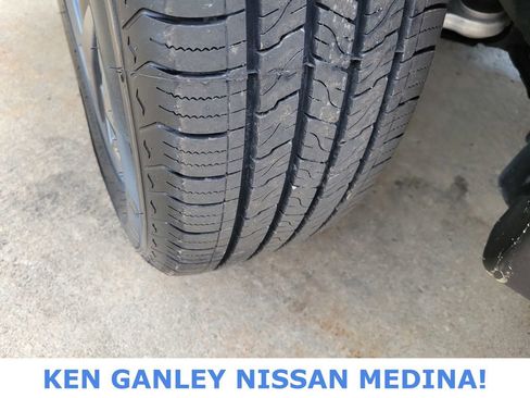 Certified 2025 Nissan Rogue SV image 19