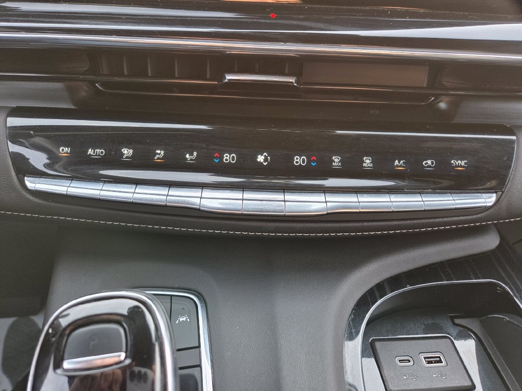 Used 2023 Cadillac Escalade ESV Sport w/ Touring Package AWD/4WD image 28