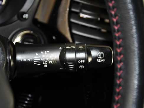 Used 2020 Mitsubishi Outlander LE AWD/4WD image 23