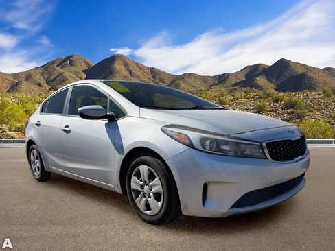 Used 2018 Kia Forte LX image 5