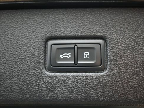 Used 2023 Audi Q7 2.0T Premium Plus w/ Premium Plus Package AWD/4WD image 17
