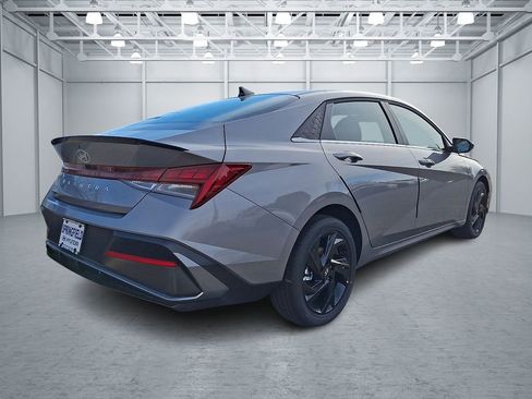 New 2026 Hyundai Elantra SEL Sport Premium FWD image 3