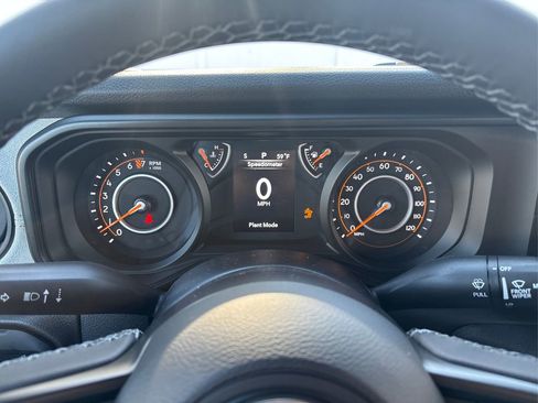 New 2026 Jeep Gladiator Sport image 13