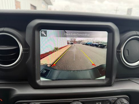 Used 2022 Jeep Gladiator Overland w/ Popular Equipment Package image 16