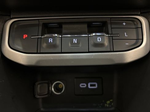 Used 2023 GMC Acadia SLE w/ Driver Convenience Package image 25