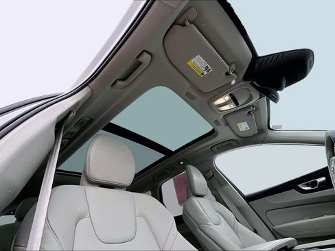 Certified 2023 Volvo XC60 B5 Plus image 26