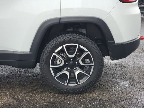 Used 2024 Jeep Compass Trailhawk image 14