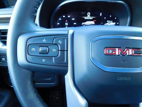 Used 2024 GMC Yukon SLE image 39