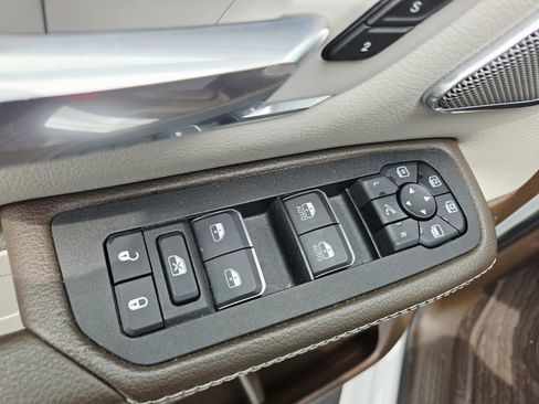 Used 2025 RAM 1500 Laramie w/ Advanced Safety Group II AWD/4WD image 43