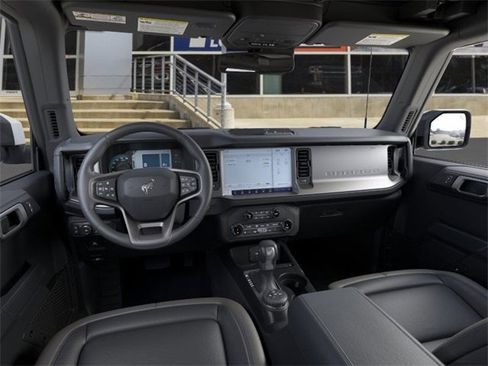 New 2025 Ford Bronco Outer Banks image 9