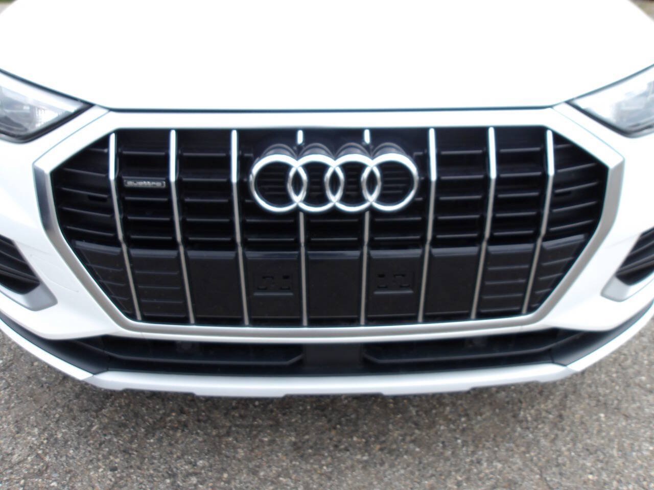 Used 2019 Audi Q3 2.0T Premium AWD/4WD image 39