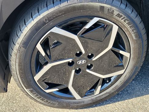 Certified 2024 Hyundai Ioniq 5 SEL RWD image 7