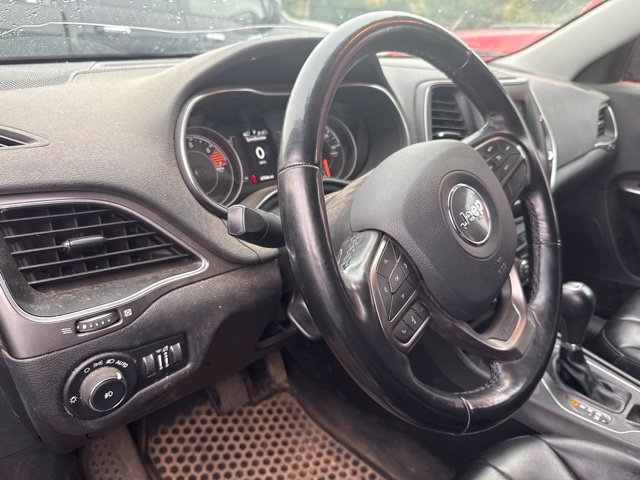 Used 2020 Jeep Cherokee Latitude Plus w/ Cold Weather Group AWD/4WD image 14