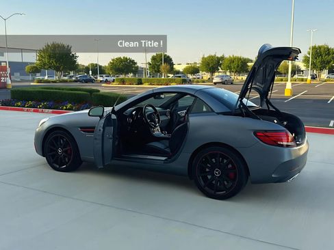 Used 2018 Mercedes-Benz SLC 43 AMG image 3