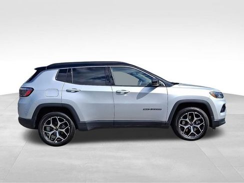 Used 2025 Jeep Compass Limited AWD/4WD image 7