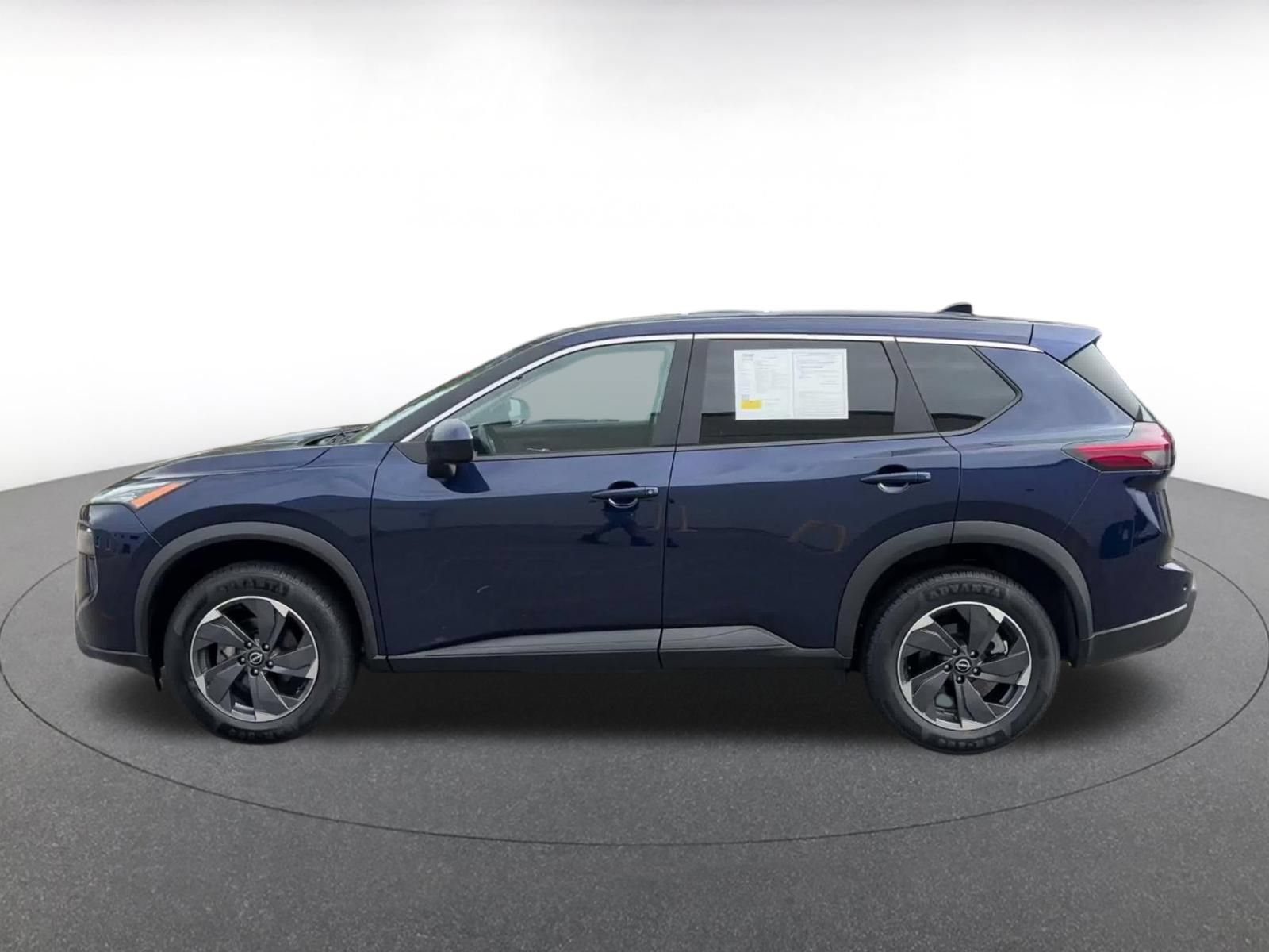 Used 2025 Nissan Rogue SV AWD/4WD image 8