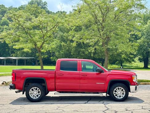 Used 2015 GMC Sierra 1500 SLE w/ SLE Value Package AWD/4WD image 4