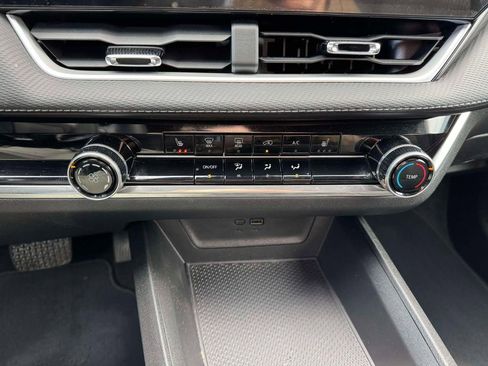 Used 2026 Chevrolet Equinox LT image 28