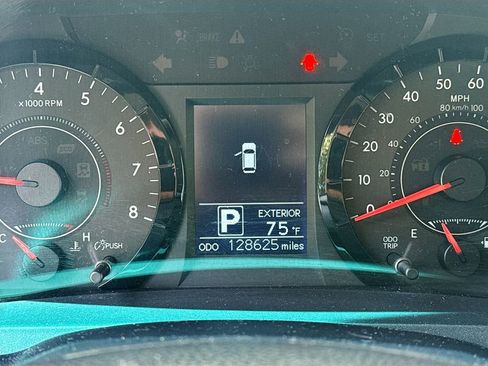Used 2015 Toyota Sienna LE FWD image 10