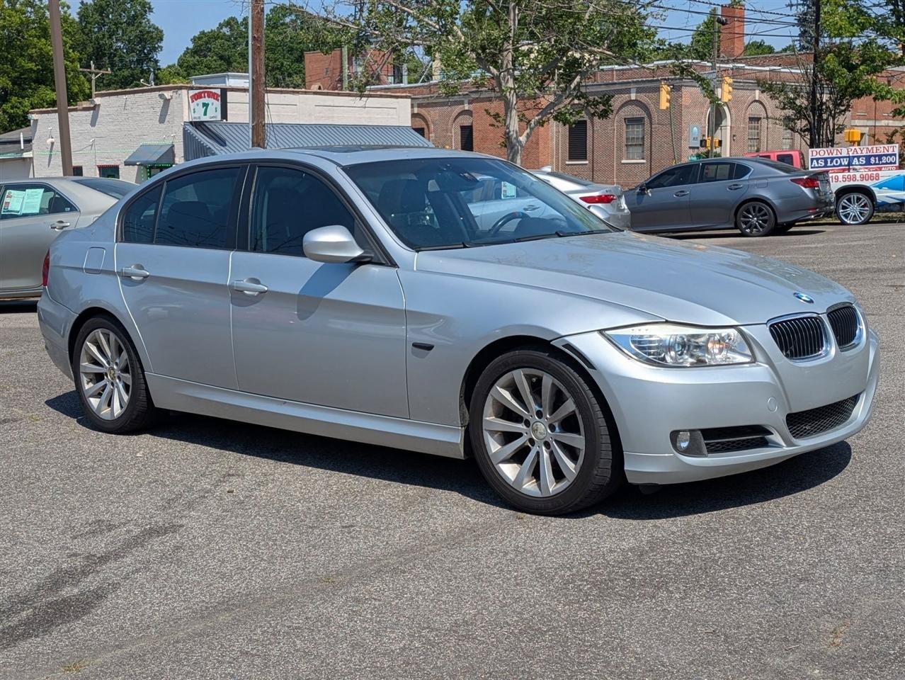 Used 2009 BMW 328i Sedan RWD image 2