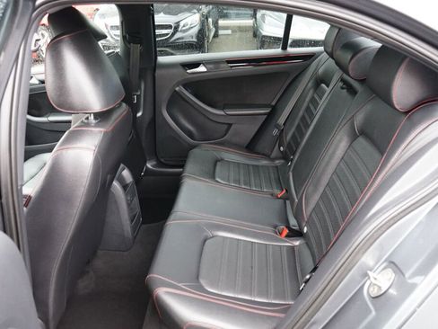 Used 2017 Volkswagen Jetta GLI image 12