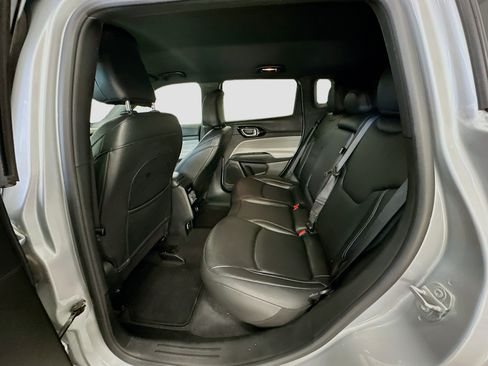 Used 2025 Jeep Compass Limited AWD/4WD image 28