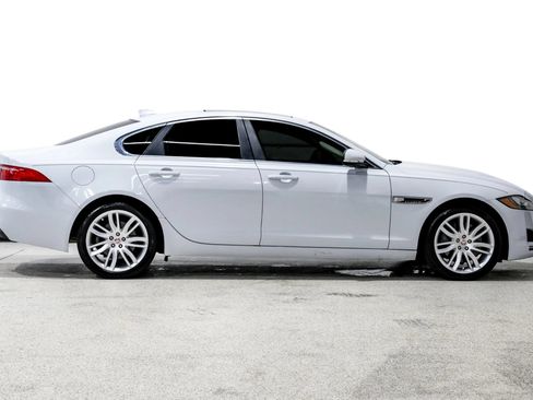 Used 2018 Jaguar XF Portfolio RWD image 5