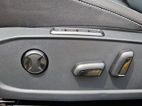 Certified 2025 Volkswagen Jetta SEL FWD image 27