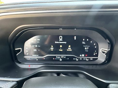 Used 2022 GMC Yukon XL Denali image 36