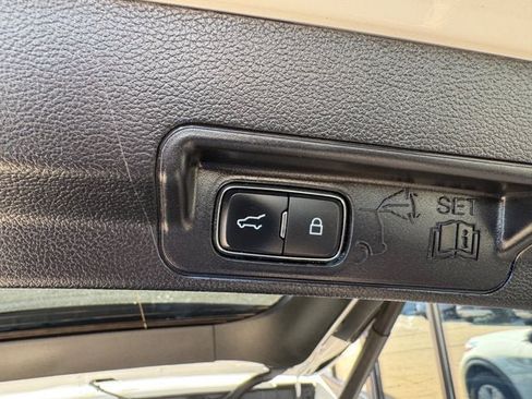 Used 2020 Ford Explorer XLT w/ Equipment Group 202A AWD/4WD image 13