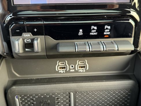 New 2026 RAM 1500 Laramie w/ Sport Appearance Package image 32