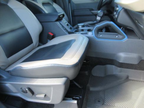 Used 2024 Ford Bronco Wildtrak image 10