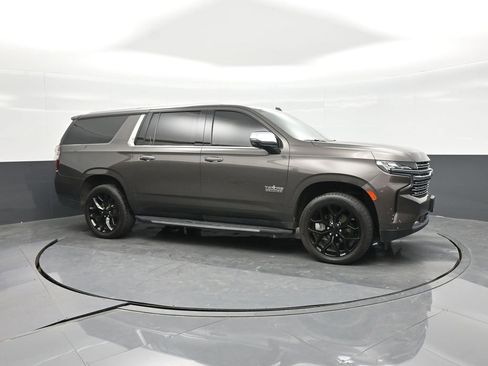 Used 2021 Chevrolet Suburban Premier w/ Premium Package image 18