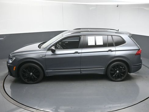 Used 2021 Volkswagen Tiguan SE R-Line image 45