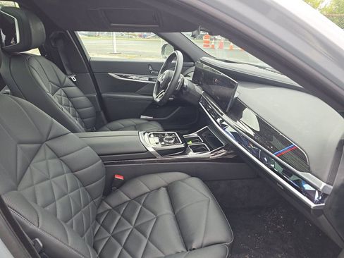 Used 2026 BMW 740i RWD image 4