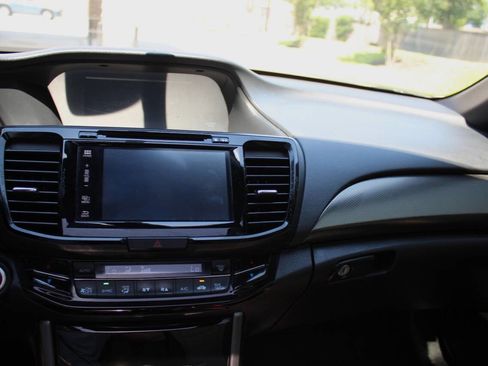 Used 2016 Honda Accord EX-L image 8