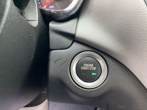 Used 2023 Chevrolet Equinox LS w/ LS Convenience Package AWD/4WD image 17