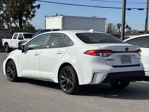 Certified 2023 Toyota Corolla SE w/ SE Premium Package image 4