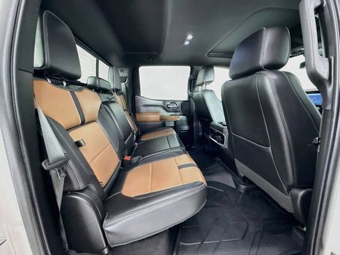 Used 2022 Chevrolet Silverado 1500 High Country w/ LPO, Dark Essentials Package AWD/4WD image 31