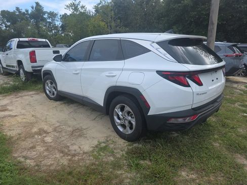 Used 2024 Hyundai Tucson SE FWD image 2