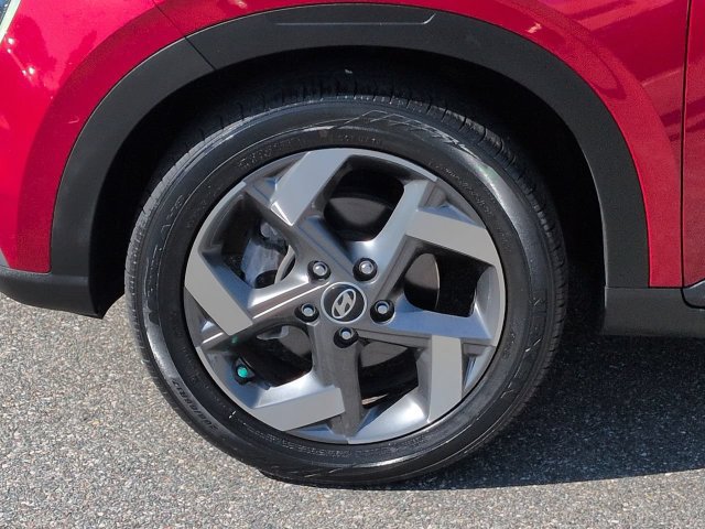 Used 2022 Hyundai Venue Limited FWD image 11