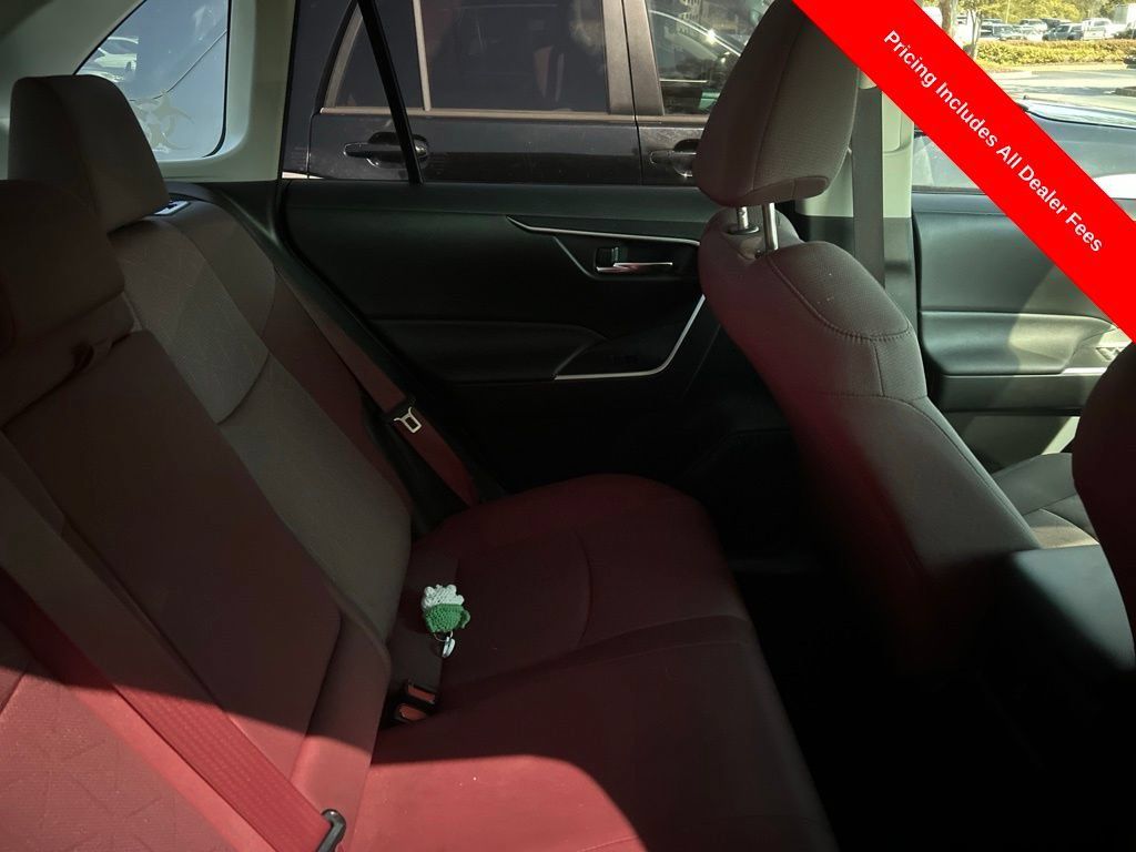 Used 2019 Toyota RAV4 XLE w/ Convenience Package AWD/4WD image 5